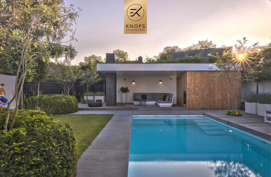 wellness tuin tuinarchitect Erik Knops jee o starline bad buitenhaard rob van trier knops tuindesign poolhouse luxe exclusief high end turnkey style 